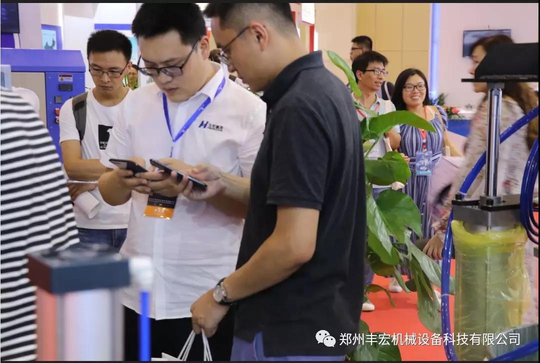 �S��Ƽ��c�͑�����ϵ��ʽ